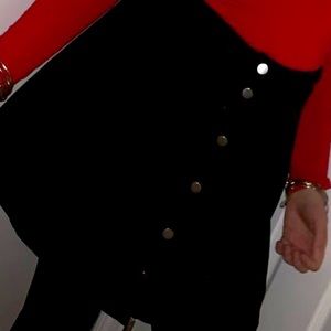 h&m black button up skirt